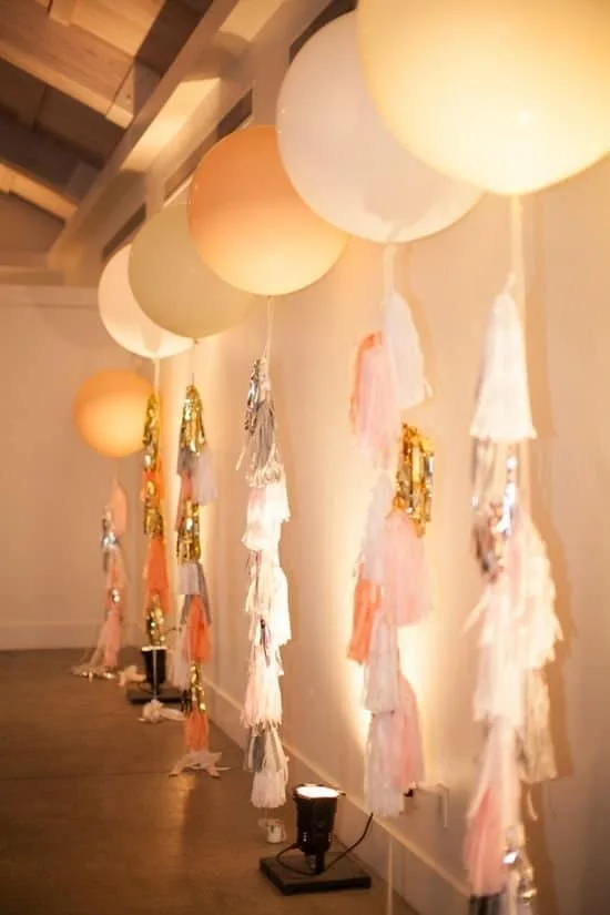 Balloons party decorations for birthday event | нежни интериорни украси с балони и цветни ленти | Светлина и цветове от сватбени украси с балони, пердета и гирлянди за специални събития | relevance.