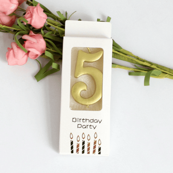 5. Златна свещ за рожден ден с цифра 5, в опаковка за подарък за партита, перфектна за специални събития и рождени дни.