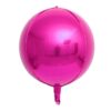 Модерен фуксиев хелий балон за парти, отражаващи повърхност и празнична декорация.