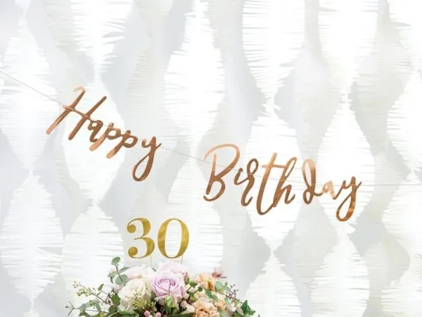Happy Birthday банер с цветя и цифра 30 за тържество или парти. Идеално за декорация на празник за възрастен със стилизирани елементи и цветен дизайн.