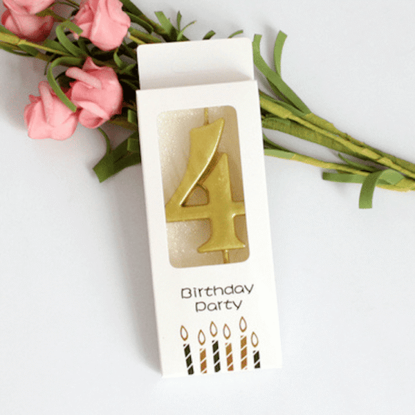 Златна свещ за рожден ден с номер 4 в кутия за парти, идеална за торта и празненства, украса за рожден ден, тематични декорации, Party Deluxe.