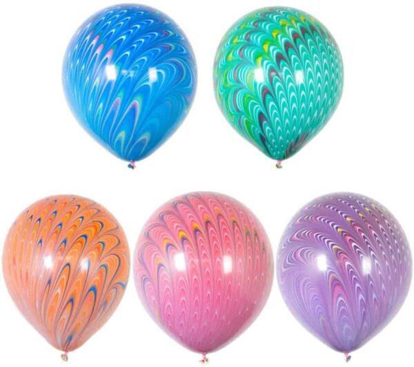 ярки цветни балони с марков дизайн за парти и събития.