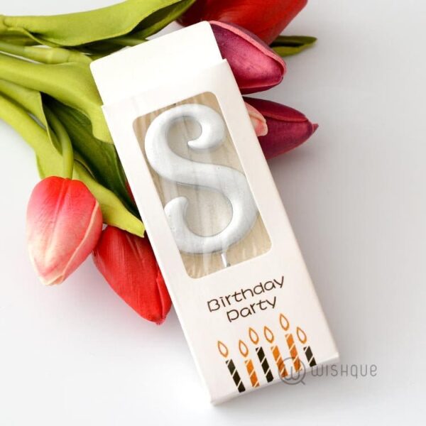 Голяма свещ за рожден ден с номер 5, в кутия за подарък, подходяща за празненства и партита, идеална за украса и създаване на празнична атмосфера.
