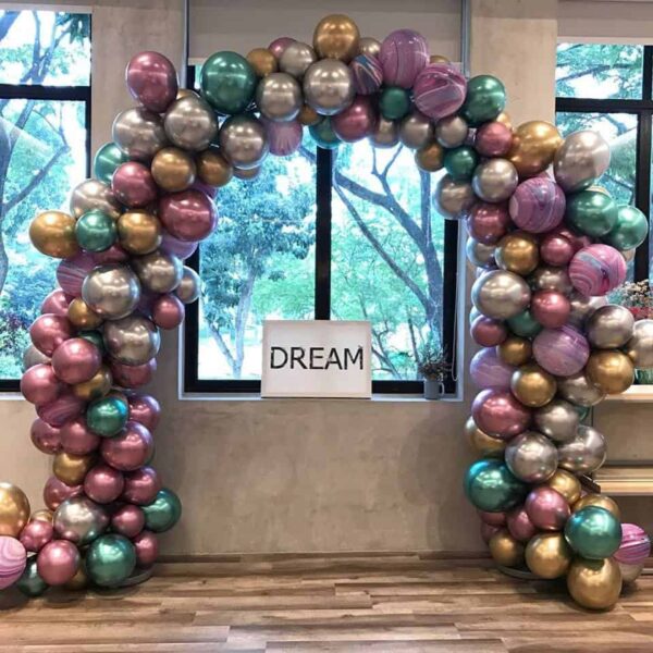 въздушни балони за украса, балонарска декорация, балони за събития, балонна арка, празничен декор, балони с металик ефект, парти декорация, тематични балони, балони за рождени дни, балони за сватби и специални поводи.
