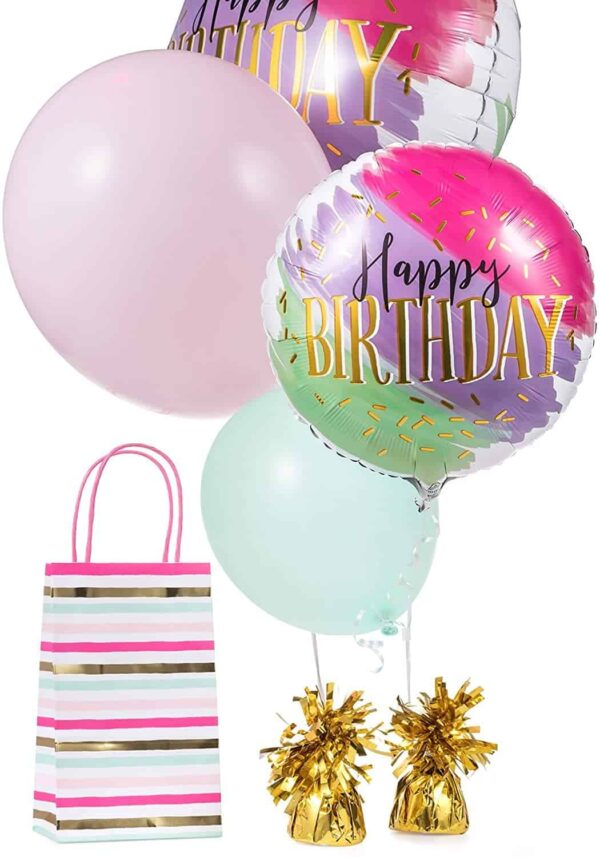 Stranichki за балони и украса за рожден ден от Party Deluxe, цветен и празничен декор за рождения ви ден с балони, пакети и торта.