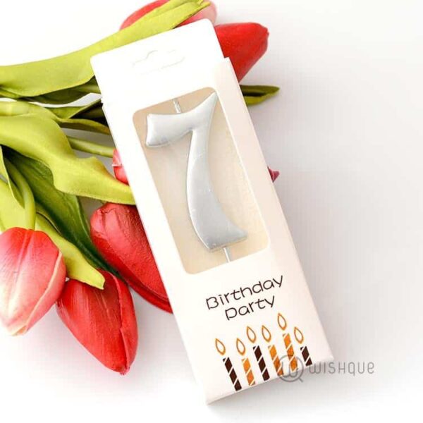 възглавница за рожден ден, свещ за торта с цифра 7, парти украса за рожден ден, празнични свещи за рожден ден, парти декорации за рожден ден.