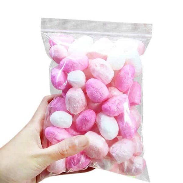 цветни парчета за пейзажи и украса, розови и бели, в прозрачна торбичка, подходящи за парти и декорация.