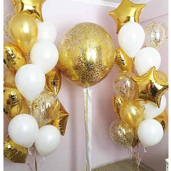 Златисти балони с конфети и звезден дизайн за специални празненства, сватби и юбилеи. Перфектни за украса, създаващи празнично настроение.