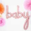 Реализация на детска страна с балони с надпис „baby“ и хартиени декорации във пастелни цветове. Идеално за рождената ви партита и бебешки събития.