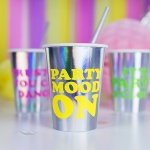 Красиви фосфорни парти чашки