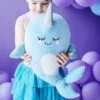 Якествена плюшена игла с дъга и крила за детска игра, перфектна за партита и подаръци от Party Deluxe.