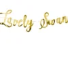 Златна декоративна гирлянда с надпис "Lovely Swan" за елегантни събития и празненства.