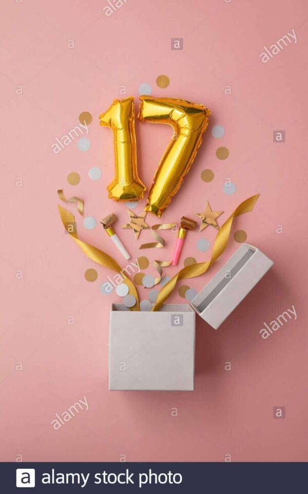 Балони с цифра 17, празнична декорация, парти аксесоари, конфети и торта в бяло кутия, подходящи за 17-ия рожден ден, празнична атмосфера, Party Deluxe.