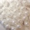 Бели балони с перлен ефект за празненства и събития, украса за рожден ден, сватба или корпоративни събития, ръчно изработени и подходящи за всички видове парти декорации.