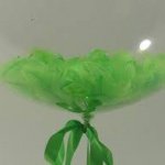 Прозрачни балони с пълнеж от пера в различни цветове