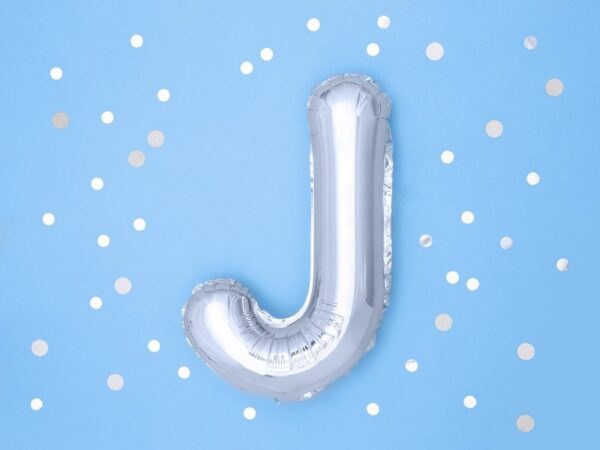 Златна метална балон с буквата J за празненства и събития.