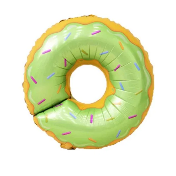 Цветен балон във форма на Donut със зелена глазура и цветни пръчици, подходящ за парти украса и тематични събития.