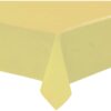 Оцветена покривка за маса в жълт цвят за събития и партита, изработена от висококачествена пластмаса. Идеална за празнични събирания, тържества и специални поводи.