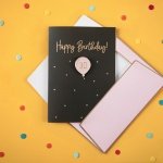 Луксозна черна картичка за рожден ден със златен надпис Happy Birthday