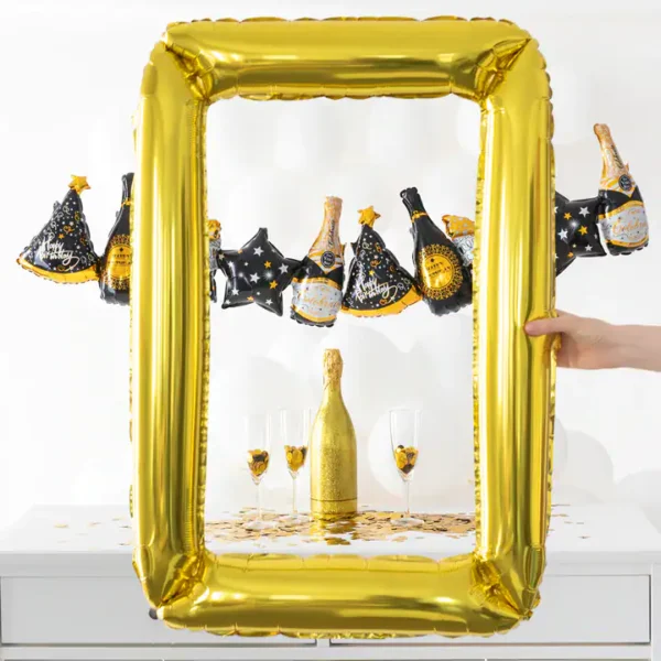 Златен балонен рамка за фотосесия за празненство, украшена с балони за рожден ден, празници и партита, идеална за снимки и веселие.