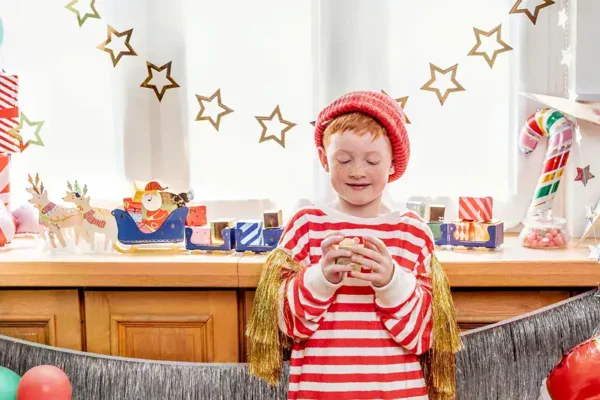 Момче в коледен костюм с мечета и подаръци, празненство, украса за рожден ден, тематична украса за Коледа, Party Deluxe.