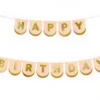 Бутилка със свещи за рожден ден, празнична украса с надпис Happy Birthday, весело парти, детски и възрастни тържества.