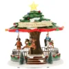 лампичен коледен дървен въртящ се карусел с приказни елементи и светлини, перфектен за празнична украса и веселие у дома или на място за събития.